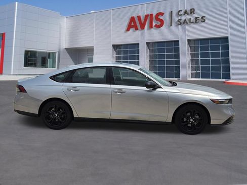 Used 2025 Honda Accord SE image 5