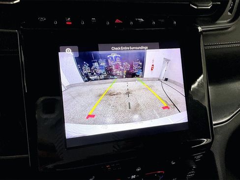 Used 2021 Jeep Grand Cherokee L Laredo image 15