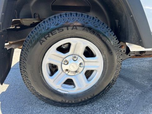 Used 2016 Jeep Wrangler Unlimited Sport AWD/4WD image 18