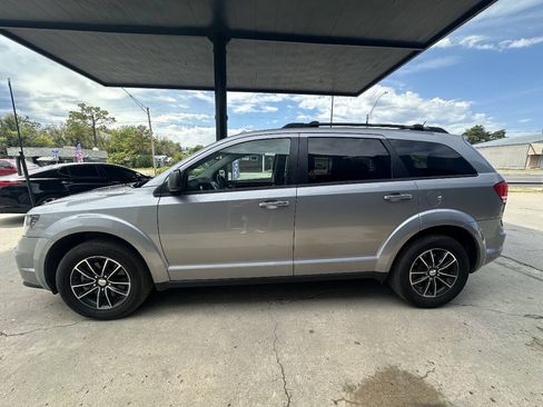 Used 2017 Dodge Journey SE w/ Flexible Seating Group FWD image 5