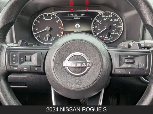 Used 2024 Nissan Rogue S FWD image 12