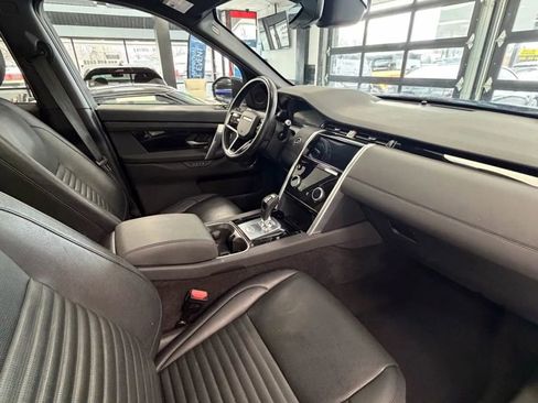 Used 2022 Land Rover Discovery Sport SE image 9