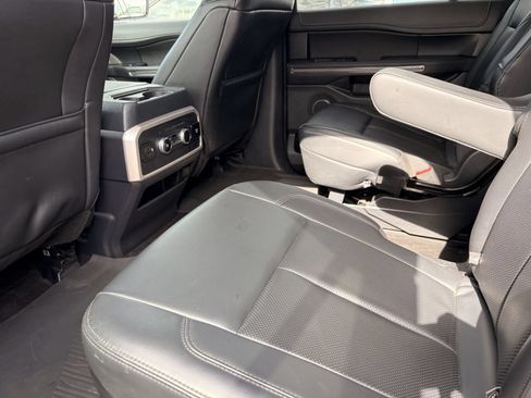 Used 2022 Ford Expedition XLT AWD/4WD image 17