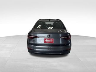 Used 2024 Volkswagen Jetta SE FWD video 2