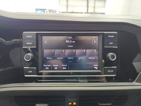 Used 2019 Volkswagen Jetta R-Line image 16