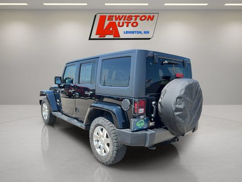 Used 2013 Jeep Wrangler Unlimited Sahara w/ Connectivity Group AWD/4WD image 11