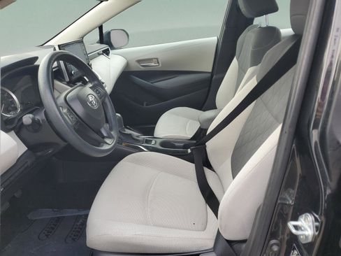 Used 2021 Toyota Corolla LE image 19