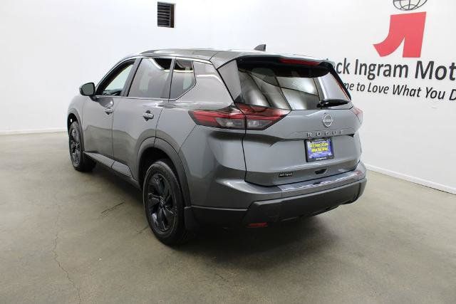 Certified 2026 Nissan Rogue SV FWD image 3