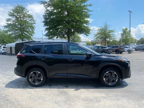 Certified 2024 Nissan Rogue SV AWD/4WD image 2