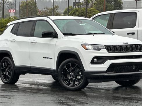 New 2026 Jeep Compass Latitude image 2