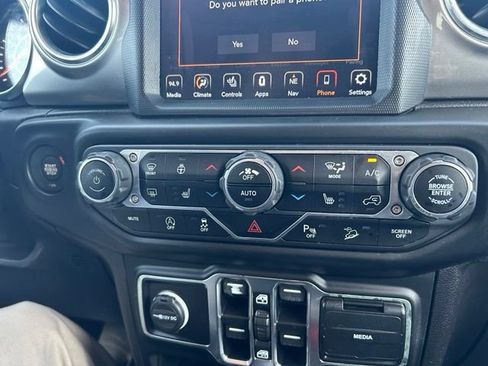 Used 2020 Jeep Wrangler Unlimited Sahara w/ Dual Top Group AWD/4WD image 42