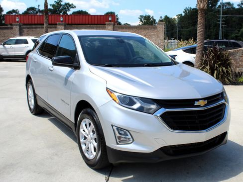 Used 2020 Chevrolet Equinox LT image 18