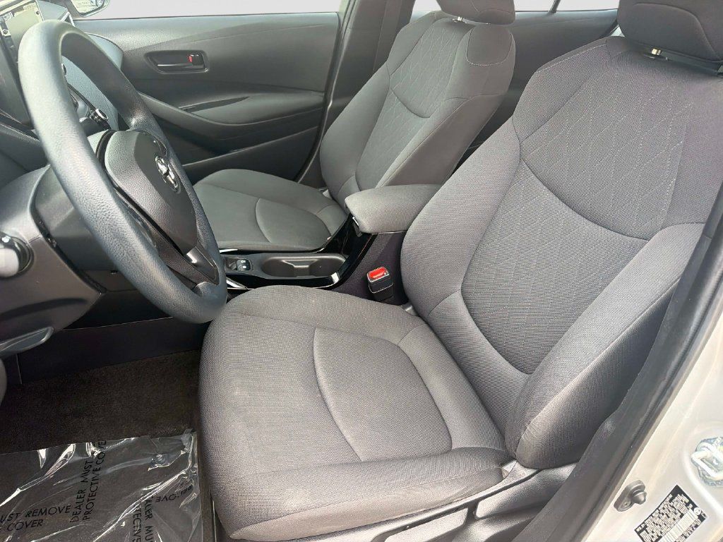 Used 2022 Toyota Corolla LE FWD image 21