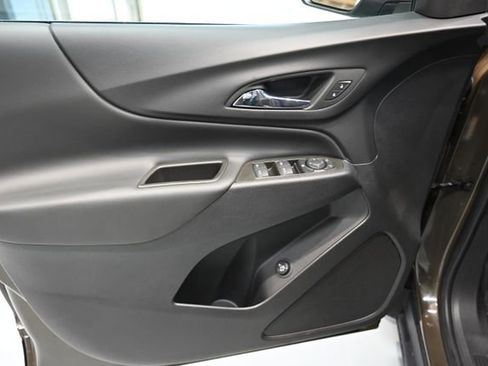 Used 2023 Chevrolet Equinox LT image 26