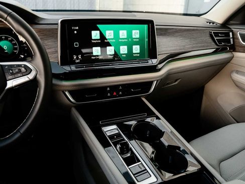 New 2026 Volkswagen Atlas SEL image 26