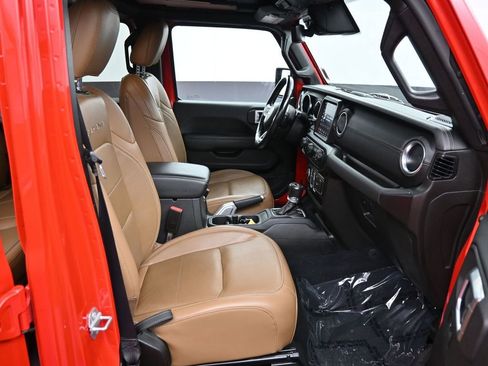 Used 2022 Jeep Wrangler Unlimited Sahara w/ Cold Weather Group AWD/4WD image 26
