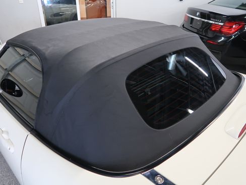 Used 2007 MAZDA MX-5 Miata Sport RWD image 27