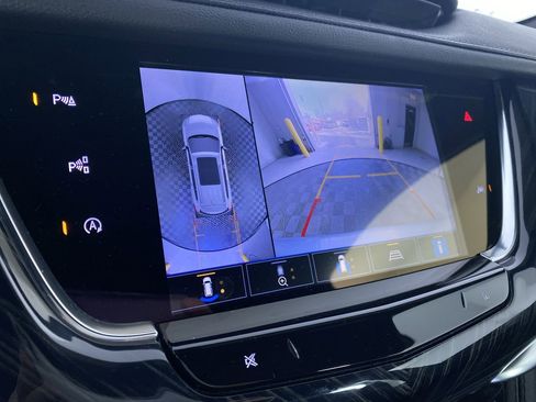 Used 2024 Cadillac XT6 Premium Luxury w/ Technology Package image 6