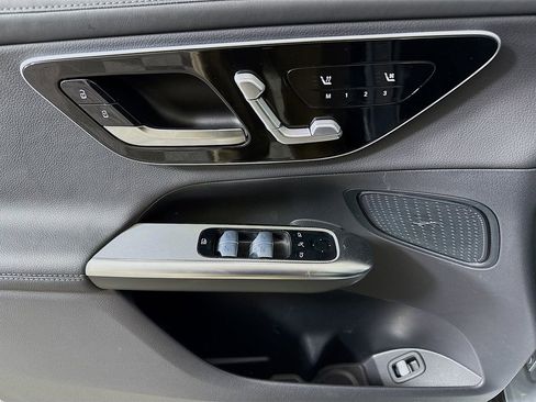 Used 2024 Mercedes-Benz GLC 300 4MATIC w/ AMG Line image 18