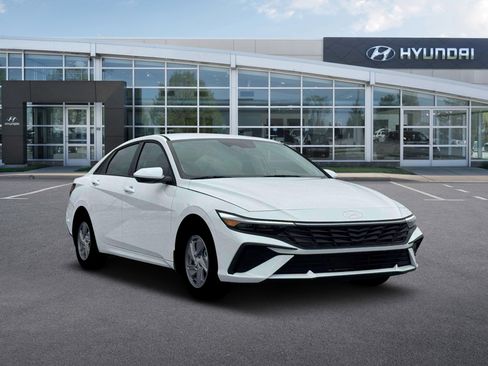 New 2026 Hyundai Elantra SE image 11