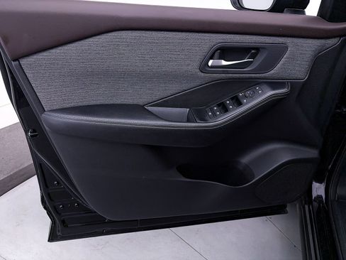 Used 2022 Nissan Rogue SV FWD image 16