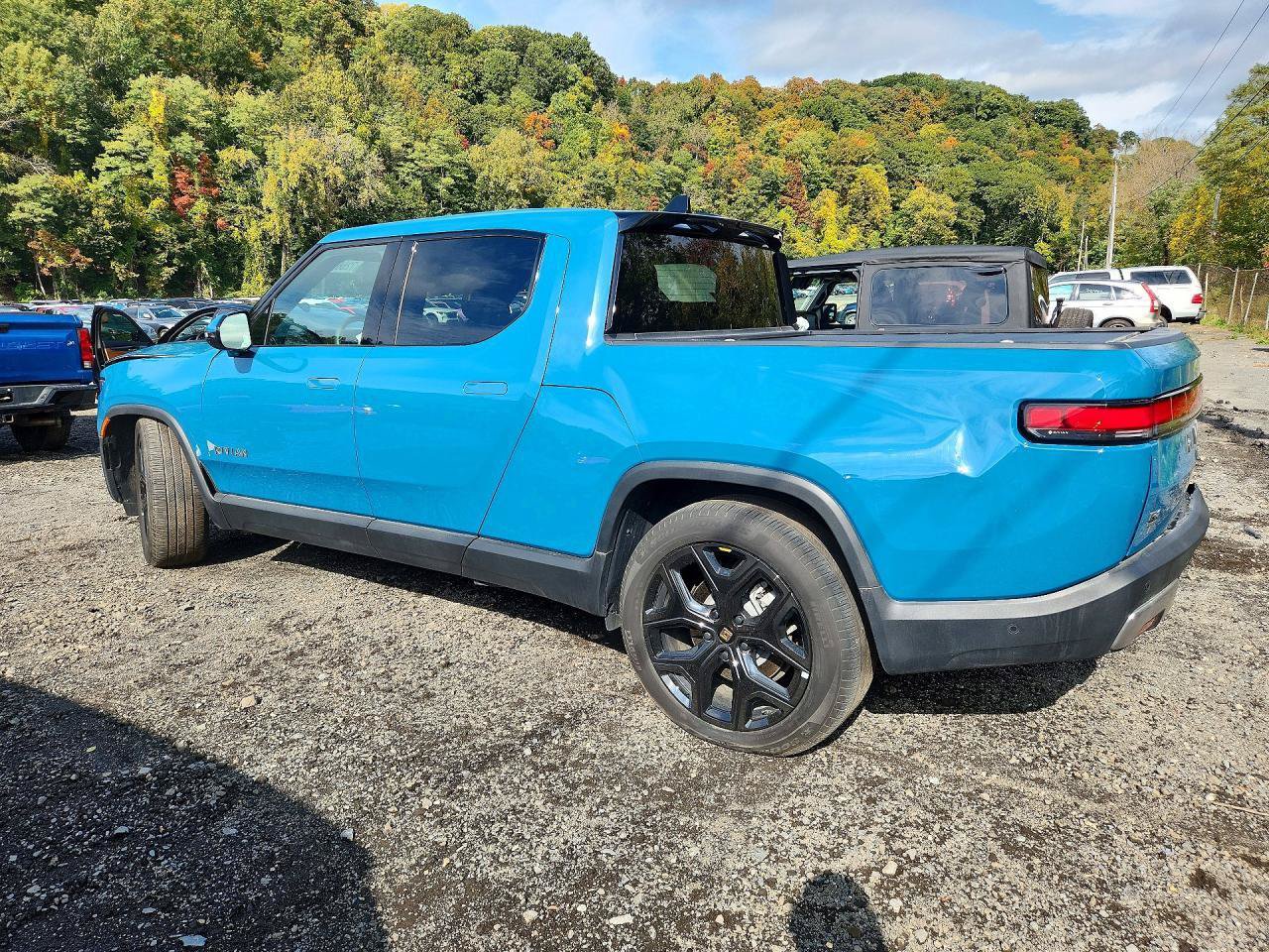 Used 2025 Rivian R1T Adventure Dual AWD/4WD image 3
