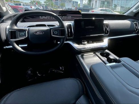 New 2026 Ford Expedition Platinum w/ Driver's Package AWD/4WD image 5
