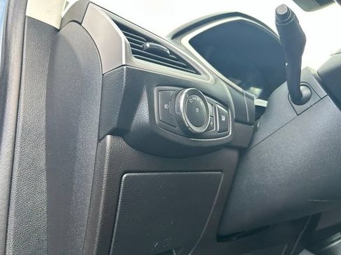 Used 2019 Ford Edge SEL FWD image 18