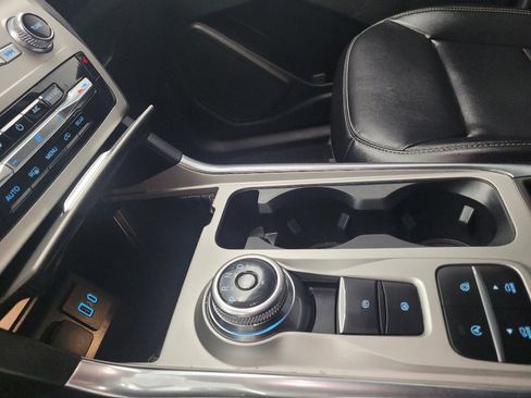 Used 2024 Ford Explorer XLT w/ Equipment Group 202A image 26