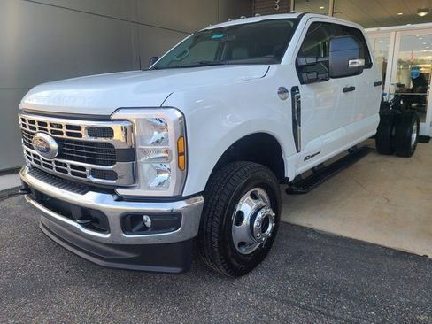 New 2026 Ford F350 XL w/ XL Chrome Package image 1
