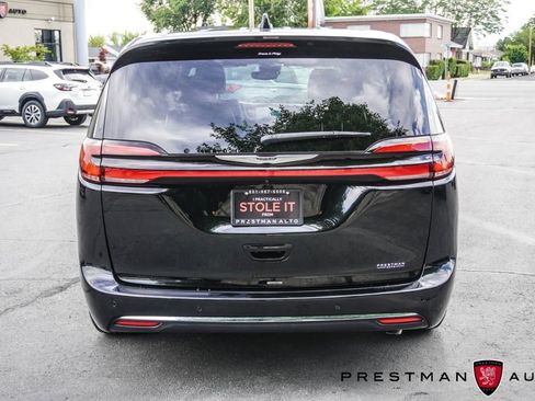Used 2026 Chrysler Pacifica Select FWD image 20