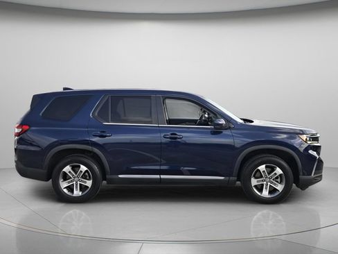 Used 2023 Honda Pilot EX-L image 3