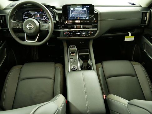 Used 2025 Nissan Pathfinder SL image 20