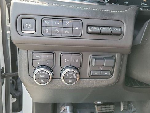 Used 2023 GMC Yukon Denali Ultimate AWD/4WD image 37