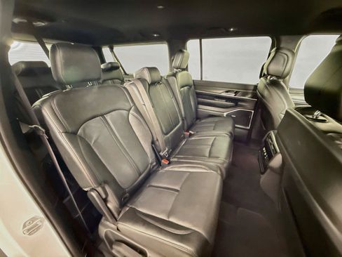 Used 2023 Jeep Wagoneer L Series II AWD/4WD image 32