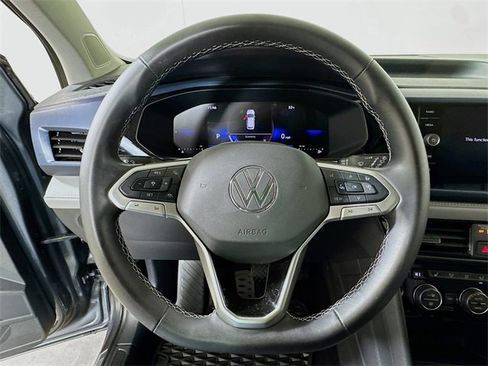 Used 2024 Volkswagen Taos SE image 9