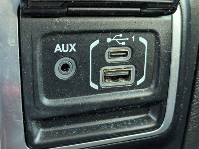 Used 2020 Jeep Wrangler Unlimited Sahara AWD/4WD image 18