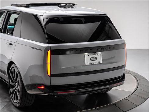 Used 2025 Land Rover Range Rover Long Wheelbase Autobiography image 33