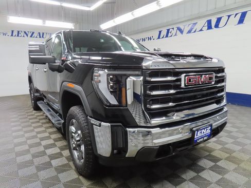 Used 2025 GMC Sierra 2500 SLT image 3