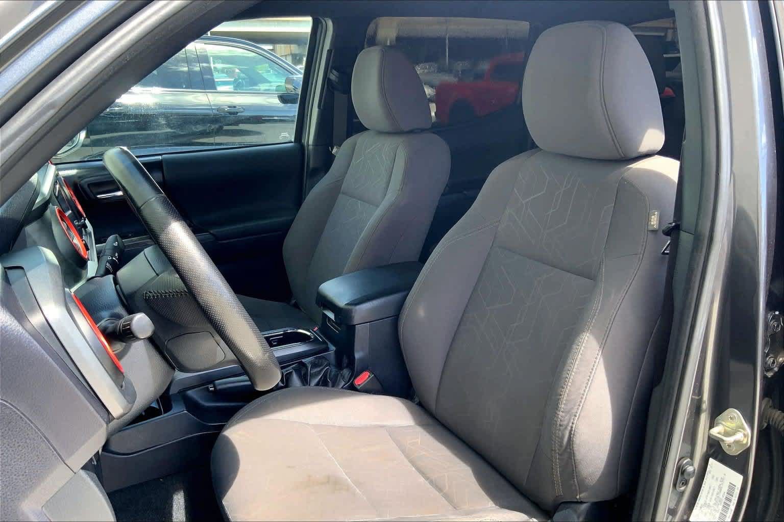 Used 2017 Toyota Tacoma TRD Sport RWD image 11