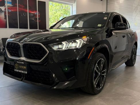 Used 2025 BMW X2 xDrive28i AWD/4WD image 3