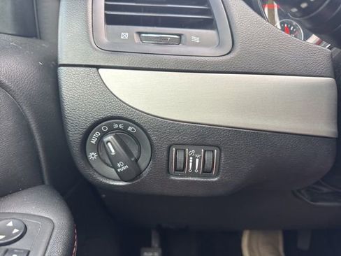 Used 2019 Dodge Grand Caravan GT FWD image 23