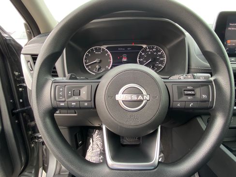 Used 2024 Nissan Rogue S FWD image 24