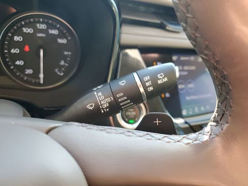 Used 2020 Cadillac XT6 Premium Luxury image 39