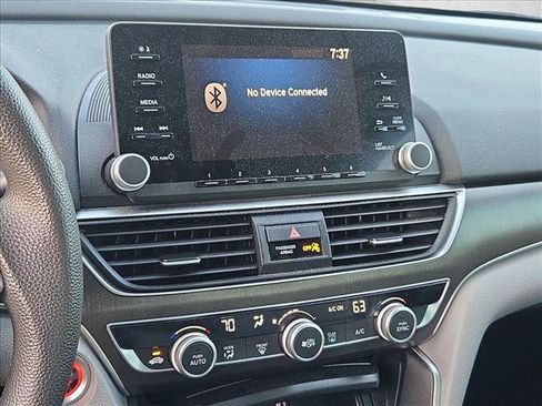 Used 2018 Honda Accord LX image 9