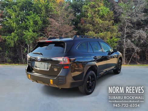 Used 2022 Subaru Outback Wilderness image 17