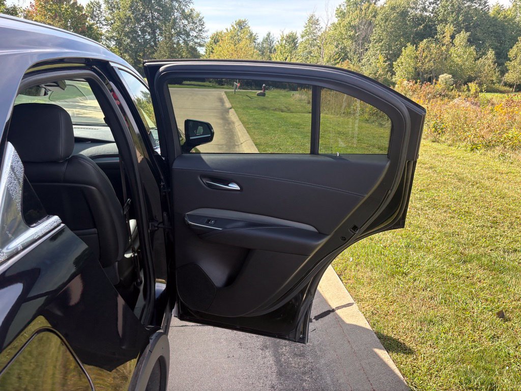 Used 2023 Cadillac XT4 Premium Luxury AWD/4WD image 34