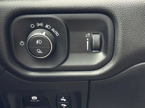 Used 2023 RAM 1500 Big Horn RWD image 34