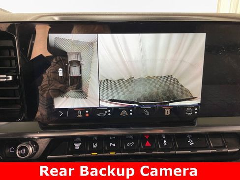 Used 2024 GMC Sierra 2500 SLT w/ SLT Premium Package image 4