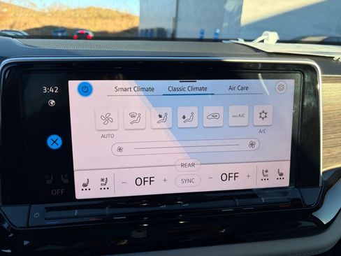 New 2026 Volkswagen Atlas SE image 17